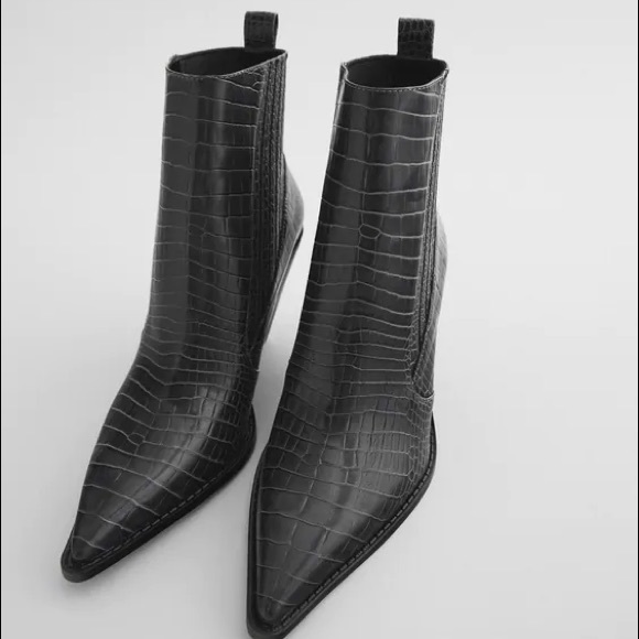 Zara Black Croc-Embossed Pointed Ankle Boots - Picture 5 of 6